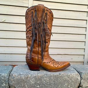 Corral women’s boots. Size 7.5, quality leather, and fringe.